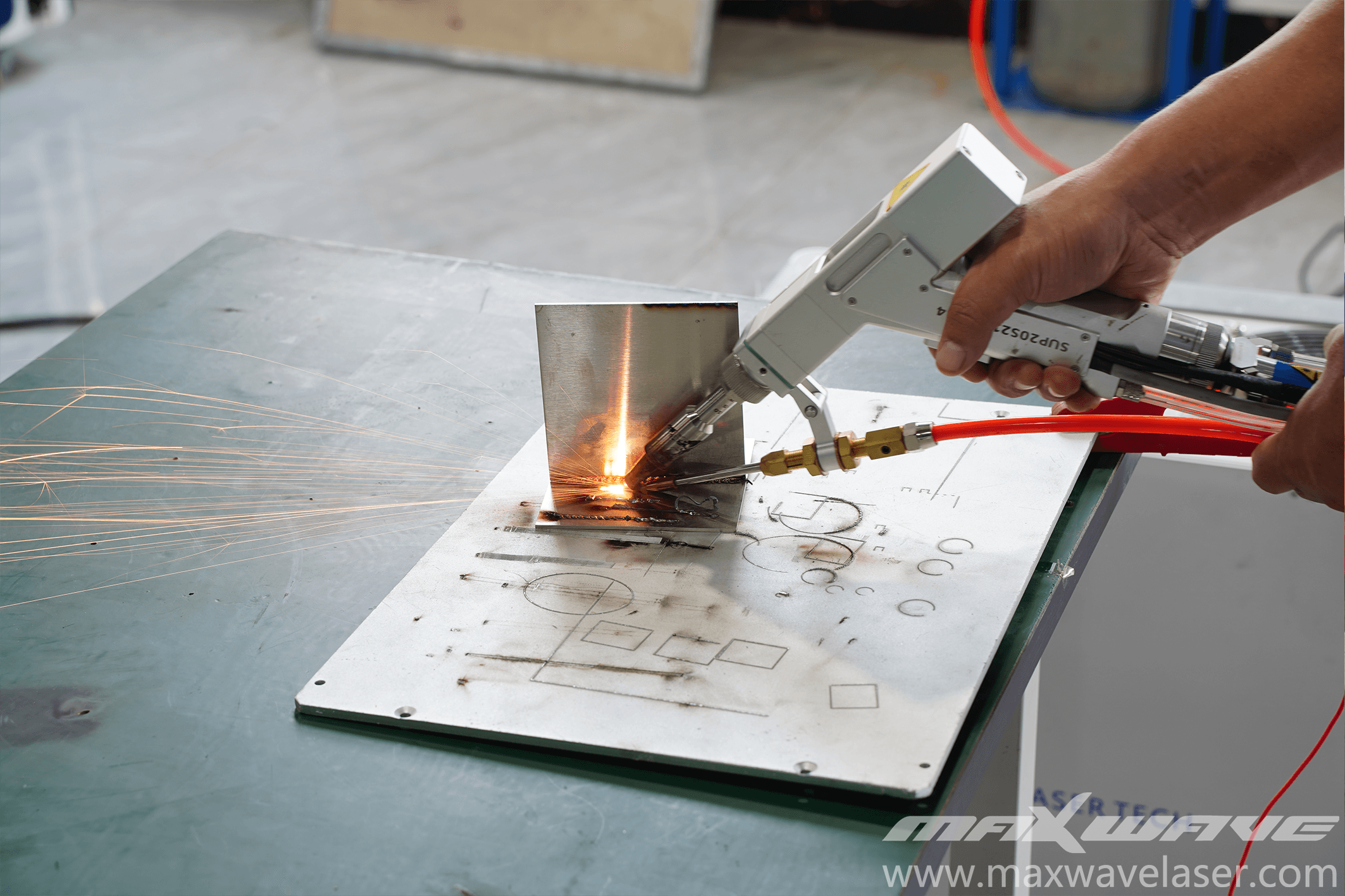 激光焊接机工厂2 laser welding machine